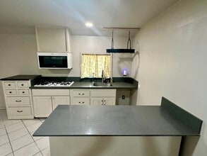 375 E Worth Ave in Porterville, CA - Building Photo - Building Photo