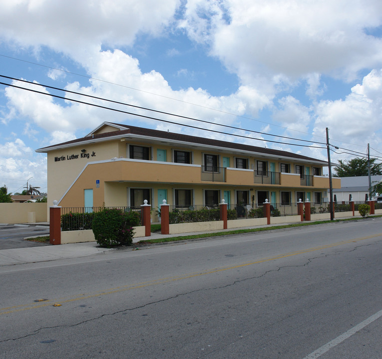 470 W 23rd St in Hialeah, FL - Building Photo