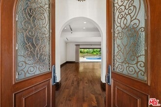 2108 San Ysidro Dr in Beverly Hills, CA - Building Photo - Building Photo