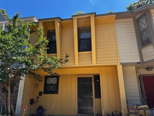 property at 609 Acorn Grove Ct