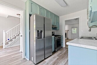 7169 Williamsburg Dr in Riverdale, GA - Building Photo - Building Photo