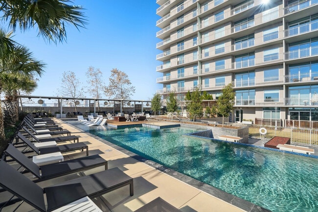 Luminary Residences in Houston, TX - Building Photo - Building Photo