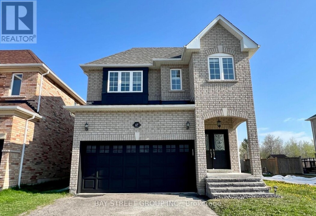 67 Laurier Ave in Richmond Hill, ON - Building Photo