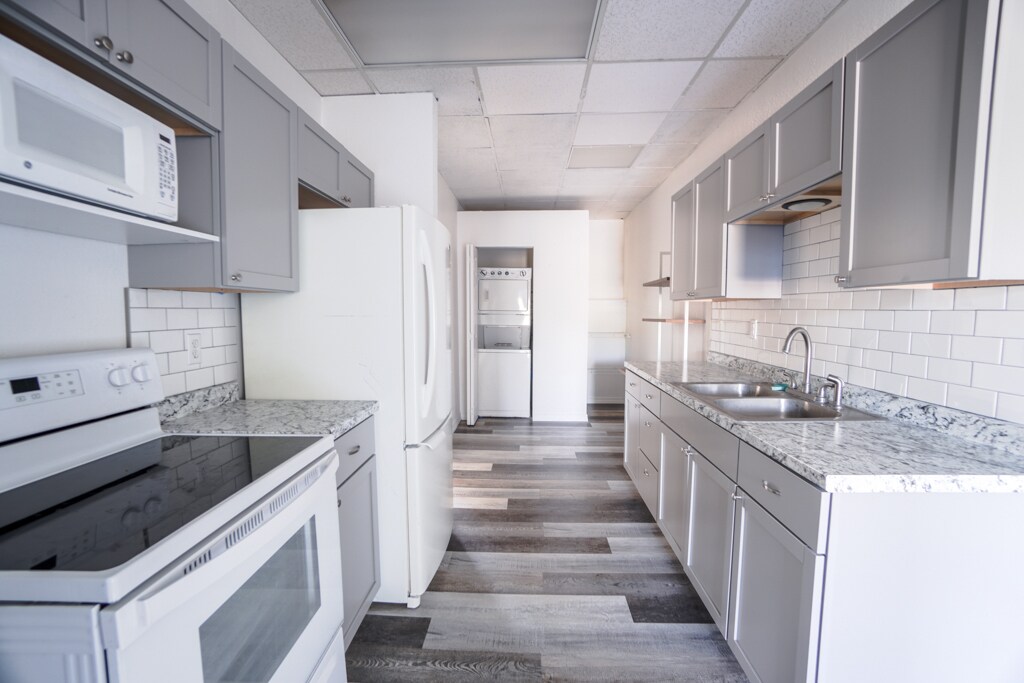 4 Fisher Creek Dr in Kimberling City, MO - Building Photo