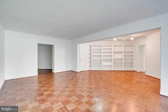 2500 Q St NW in Washington, DC - Foto de edificio - Building Photo