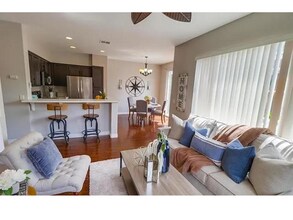 5444 Mandarin Cove in San Diego, CA - Building Photo - Building Photo