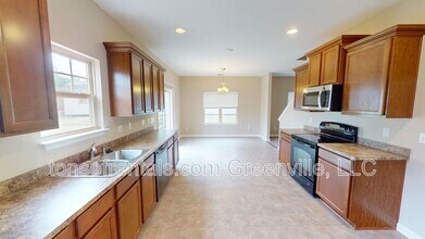 313 Rivers Edge Cir in Simpsonville, SC - Foto de edificio - Building Photo