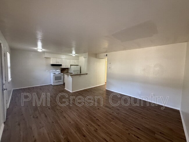 property at 917 N Yale Ave