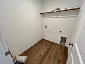 420 Halfmoon Dr in Lockhart, TX - Foto de edificio - Building Photo