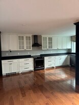 65 Pine Point Rd in Scarborough, ME - Building Photo