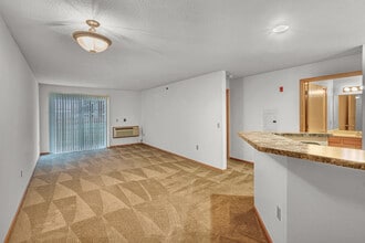 Hunter's Creek in Sun Prairie, WI - Foto de edificio - Building Photo