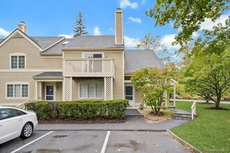 2102 Martingale Dr in Carmel, NY - Building Photo - Building Photo