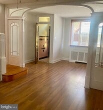 2418 S Warnock St in Philadelphia, PA - Building Photo - Building Photo
