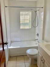 303 NW 1st St in Andrews, TX - Foto de edificio - Building Photo