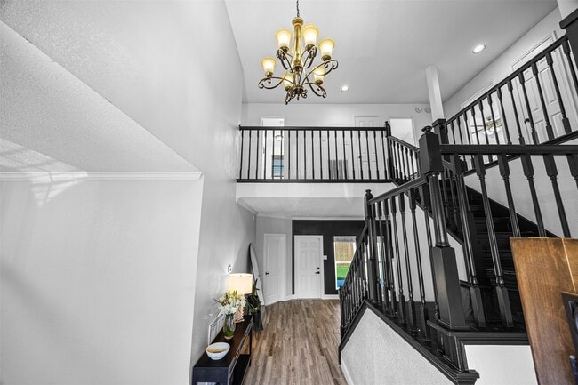 5702 W Vistaglen Loop