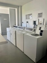 20400 W Country Club Dr in Aventura, FL - Building Photo - Building Photo