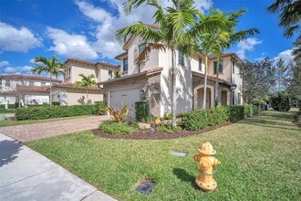 865 SW 113th Ln in Pembroke Pines, FL - Building Photo - Building Photo