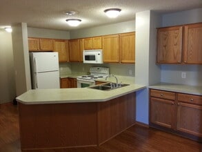 2613 Yellowstone Dr in Hastings, MN - Building Photo - Building Photo