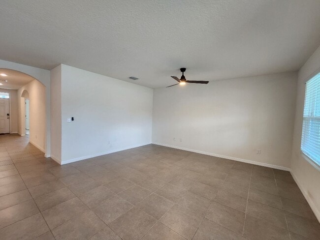 2448 Knight Island Dr in Brandon, FL - Building Photo - Building Photo