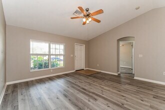 917 Hillcrest Ave in Lehigh Acres, FL - Building Photo - Building Photo