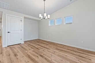 203 W Haniken St in Meridian, ID - Building Photo - Building Photo