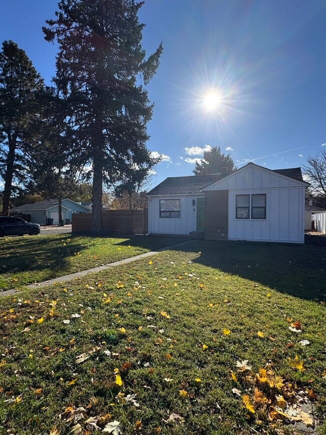 322 E Manitoba Ave in Ellensburg, WA - Building Photo - Building Photo