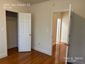 1002 3rd Pl SE in Washington, DC - Foto de edificio - Building Photo