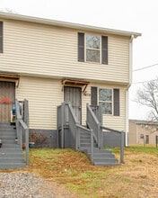 2428 Woodale Ln in Nashville, TN - Building Photo - Building Photo