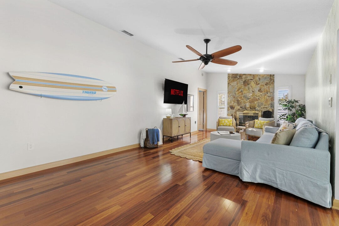 9414 Laura Anne Dr in Seminole, FL - Building Photo