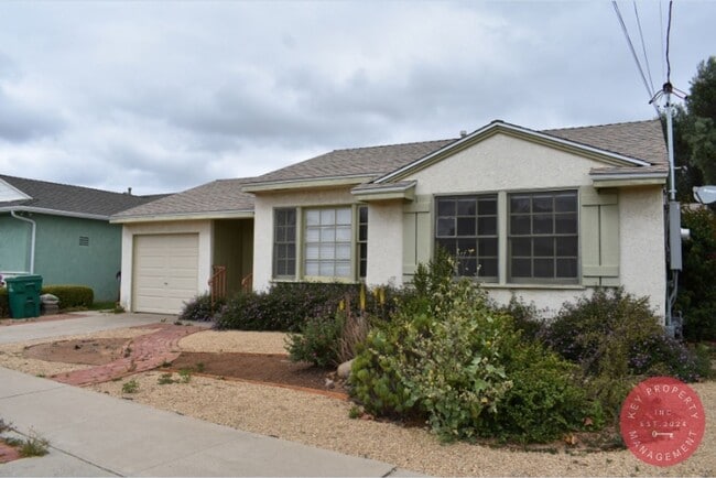 6204 Loukelton Cir in San Diego, CA - Building Photo - Building Photo