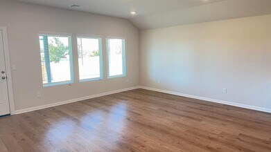 6101 Green Meadow Ln in Oklahoma City, OK - Building Photo - Building Photo