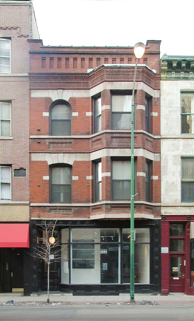 Fox Luxury Apartments in Chicago, IL - Building Photo - Building Photo