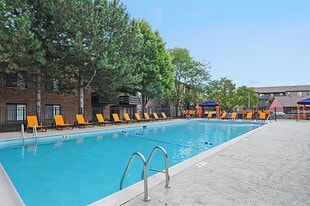 Fifteen98 in Naperville, IL - Building Photo