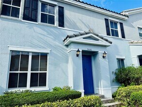 9446 SW 170th Passage, Unit 2C in Miami, FL - Building Photo - Building Photo