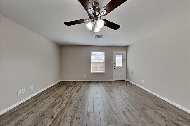21922 Willow Shade Ln in Tomball, TX - Building Photo - Building Photo