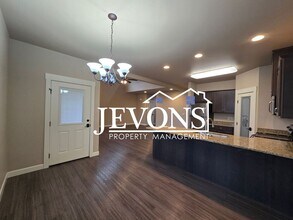 7204 W Chestnut Ave in Yakima, WA - Building Photo - Building Photo