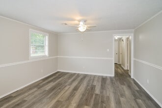 126 Magnolia Dr in Prattville, AL - Building Photo - Building Photo