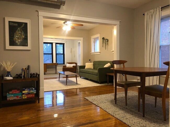 3637 Shenandoah Ave, Unit 2W