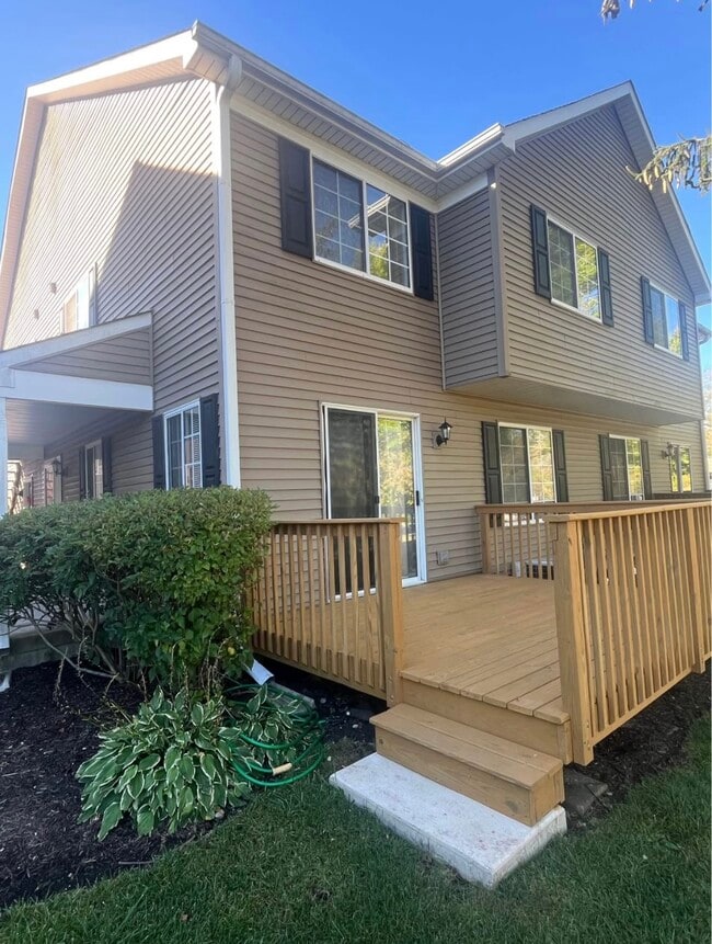 property at 464 Village Creek Dr