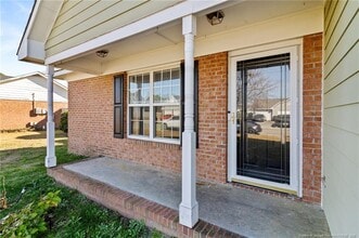 106 Hawthorn Dr in Raeford, NC - Building Photo - Building Photo