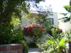 1050 N Orange Grove Ave, Unit 7