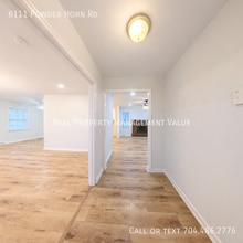 6111 Powder Horn Rd in Charlotte, NC - Building Photo - Building Photo