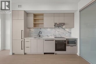 422 E 3rd St in North Vancouver, BC - Building Photo - Building Photo