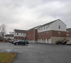 Hillcrest Manor Apartments in Utica, NY - Building Photo