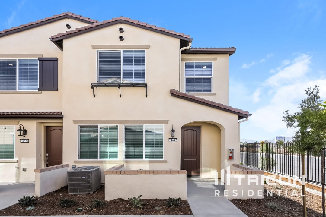 24642 Ahora Ct in Wildomar, CA - Building Photo