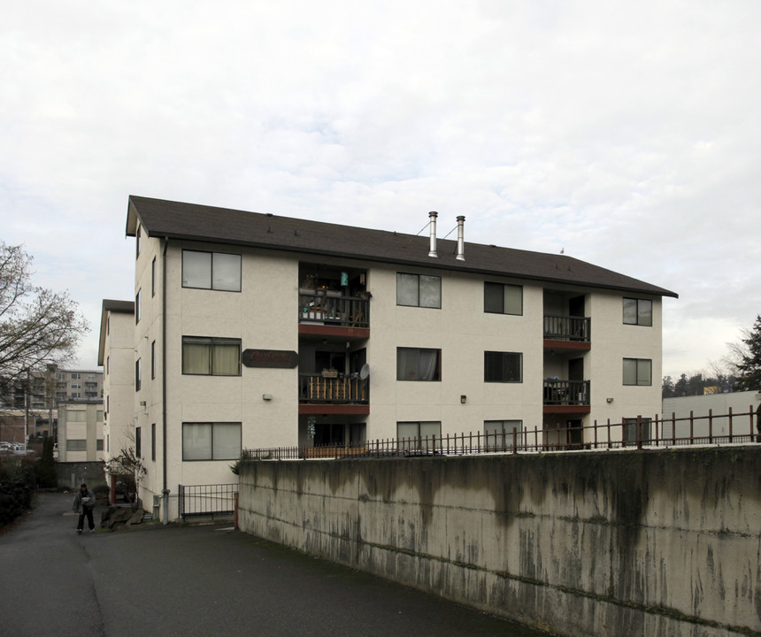 Carlynn Apartments in Seattle, WA - Building Photo