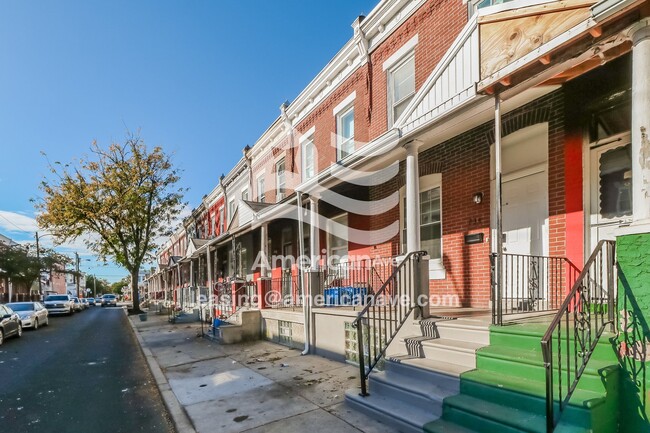 234 N Hobart St in Philadelphia, PA - Foto de edificio - Building Photo