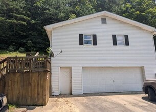 56 Sand Lick Rd in Mc Kee, KY - Building Photo - Building Photo