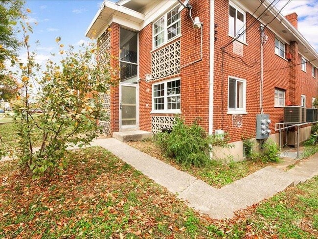 1638 Crest Hill Ave in Cincinnati, OH - Building Photo - Building Photo
