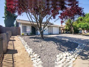 2618 El Parque Cir in Rancho Cordova, CA - Building Photo - Building Photo